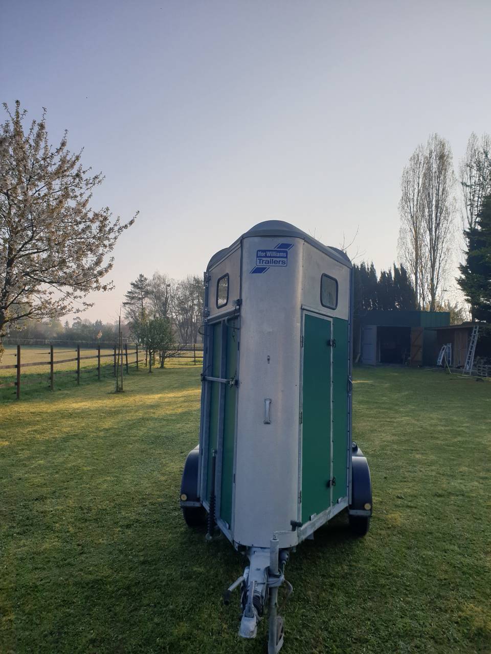 Trailer Ifor Williams HB401R 1,5 Cavalli 1995 Occasione