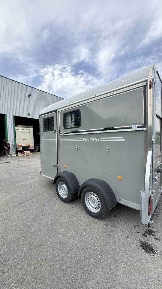 Trailer Fautras OBLIC X2 2 Cavalli 2025 Occasione