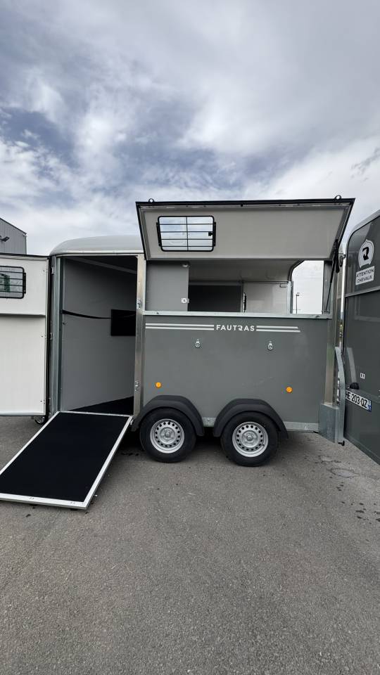 Trailer Fautras OBLIC X2 2 Cavalli 2025 Occasione