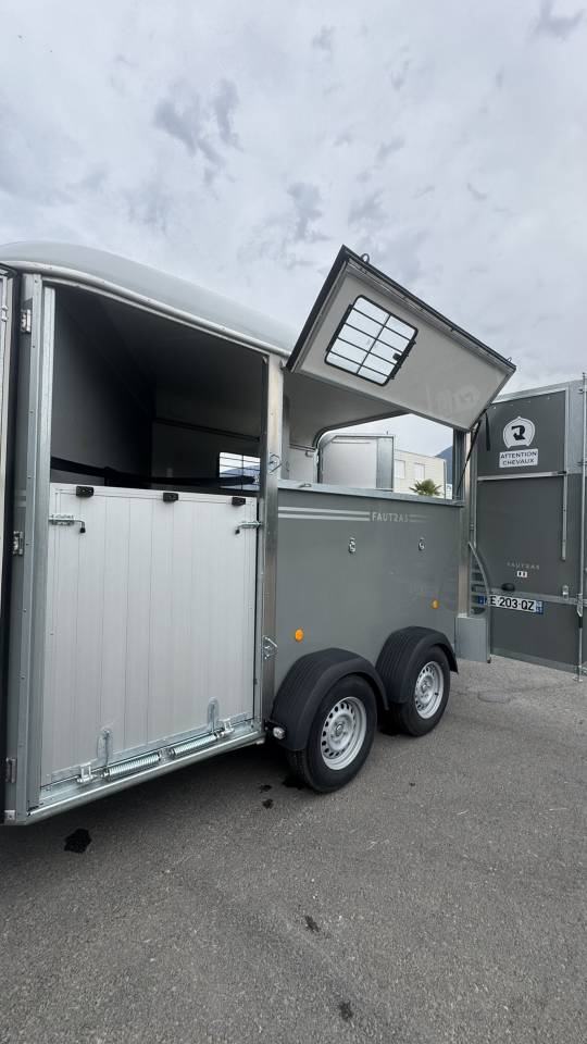 Trailer Fautras OBLIC X2 2 Cavalli 2025 Occasione
