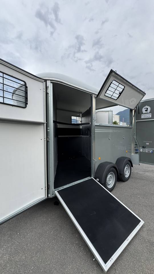 Trailer Fautras OBLIC X2 2 Cavalli 2025 Occasione