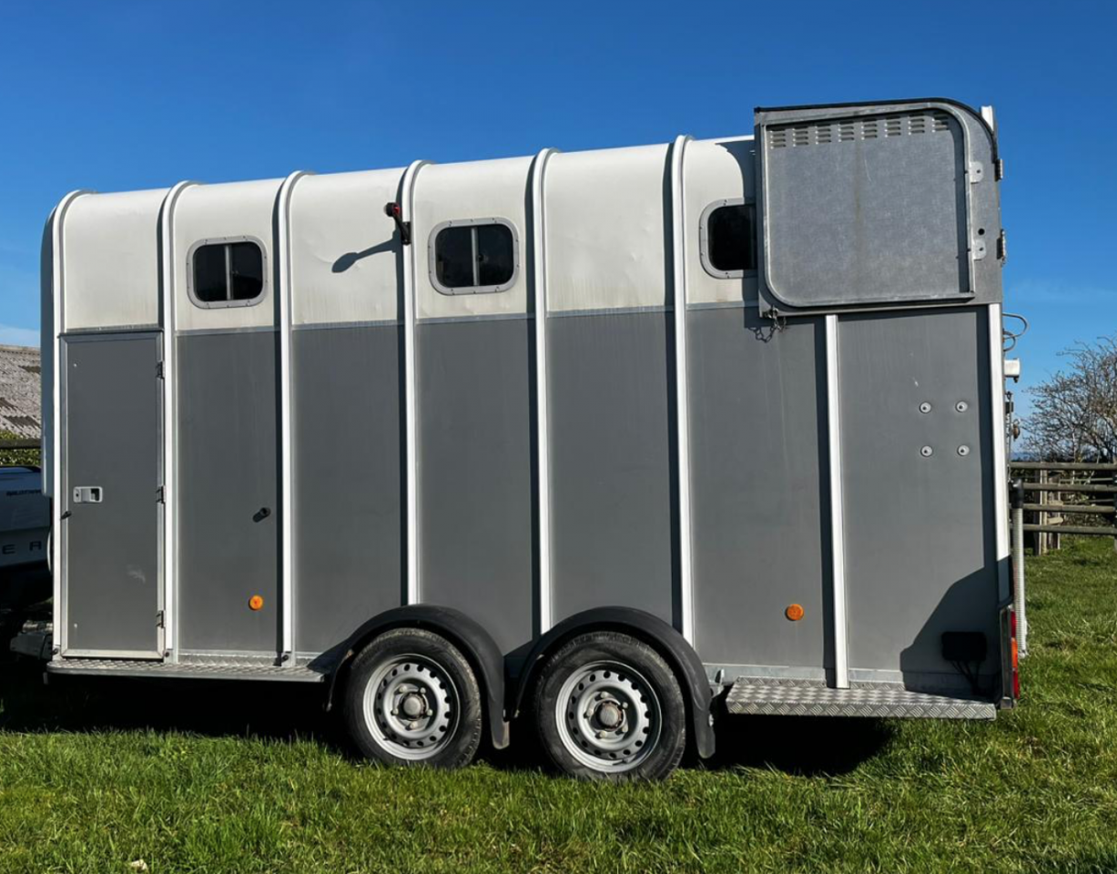 Trailer Ifor Williams HB510XL Jumbo 3 Cavalli 2017 Occasione