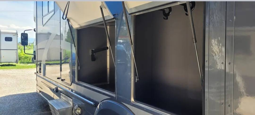 Camion per Cavalli Isuzu Equitrek 2025 Occasione