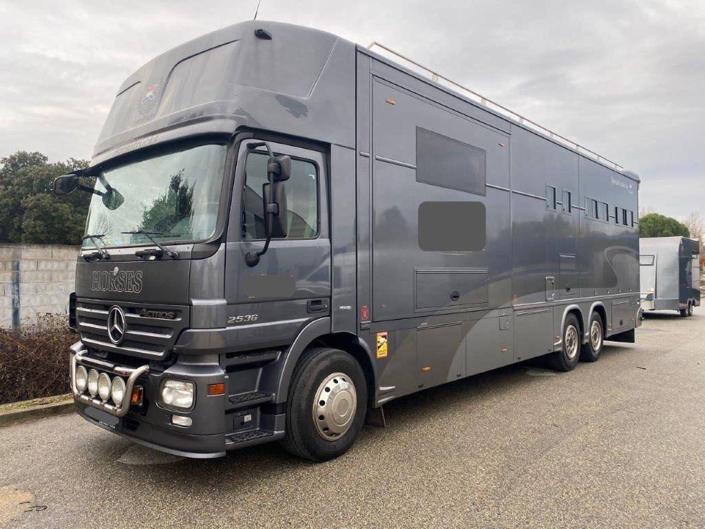 Camion per Cavalli Mercedes Mercedes Actros JK 2008 Occasione