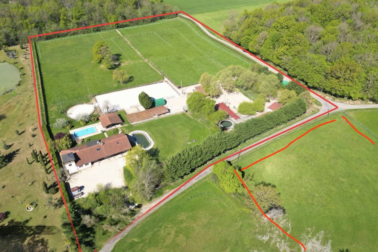 Propriet&agrave; equestre In vendita Ain