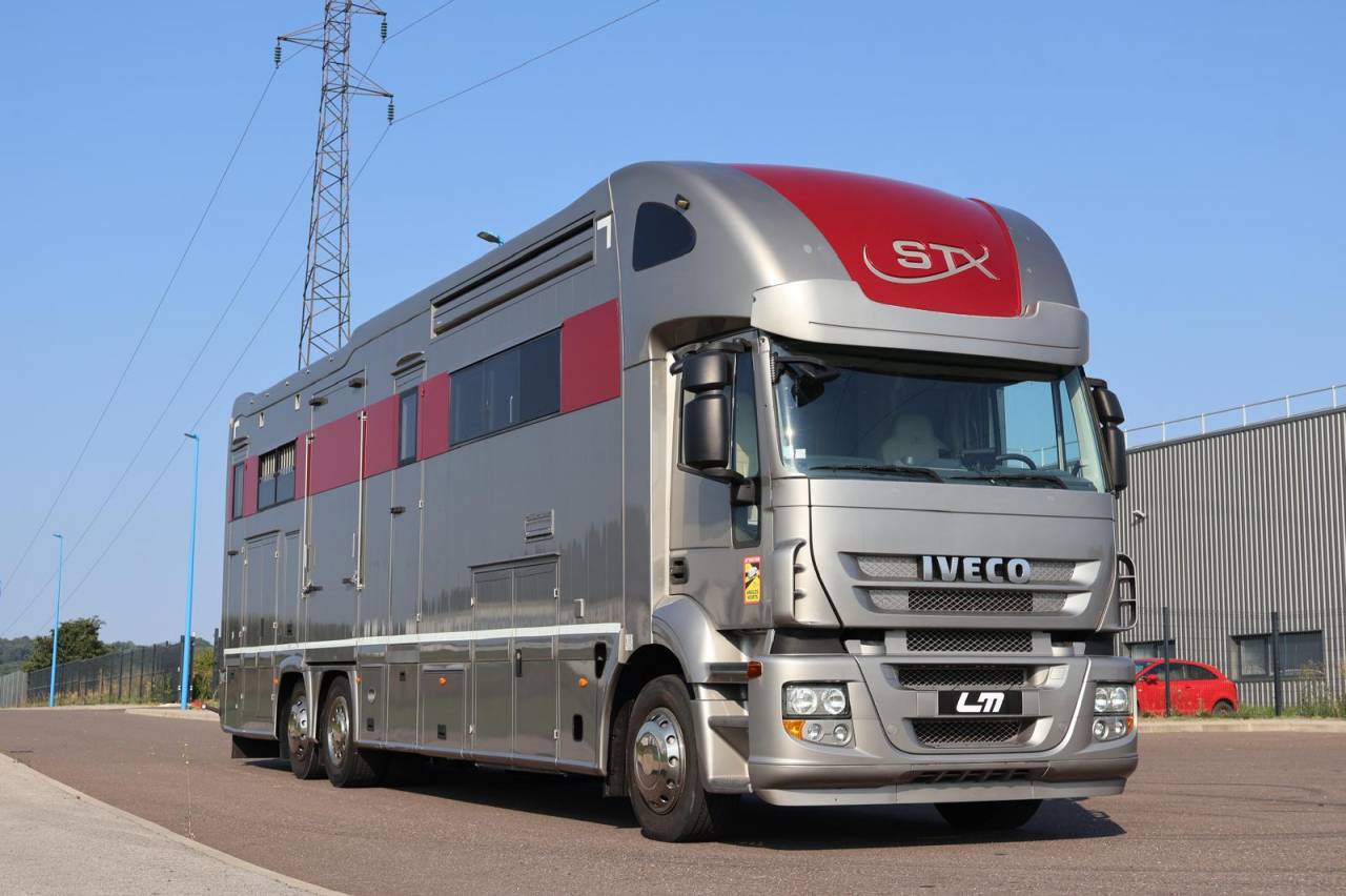 Camion per Cavalli STX STX 6 CHEVAUX  2011 Occasione