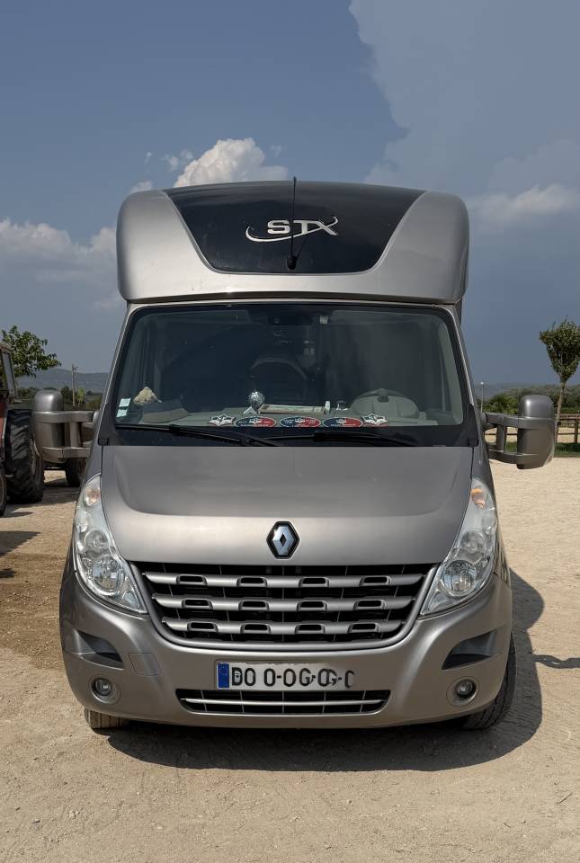 Van per Cavalli STX 3 places assises Stalle 2 chevaux  2014 Occasione