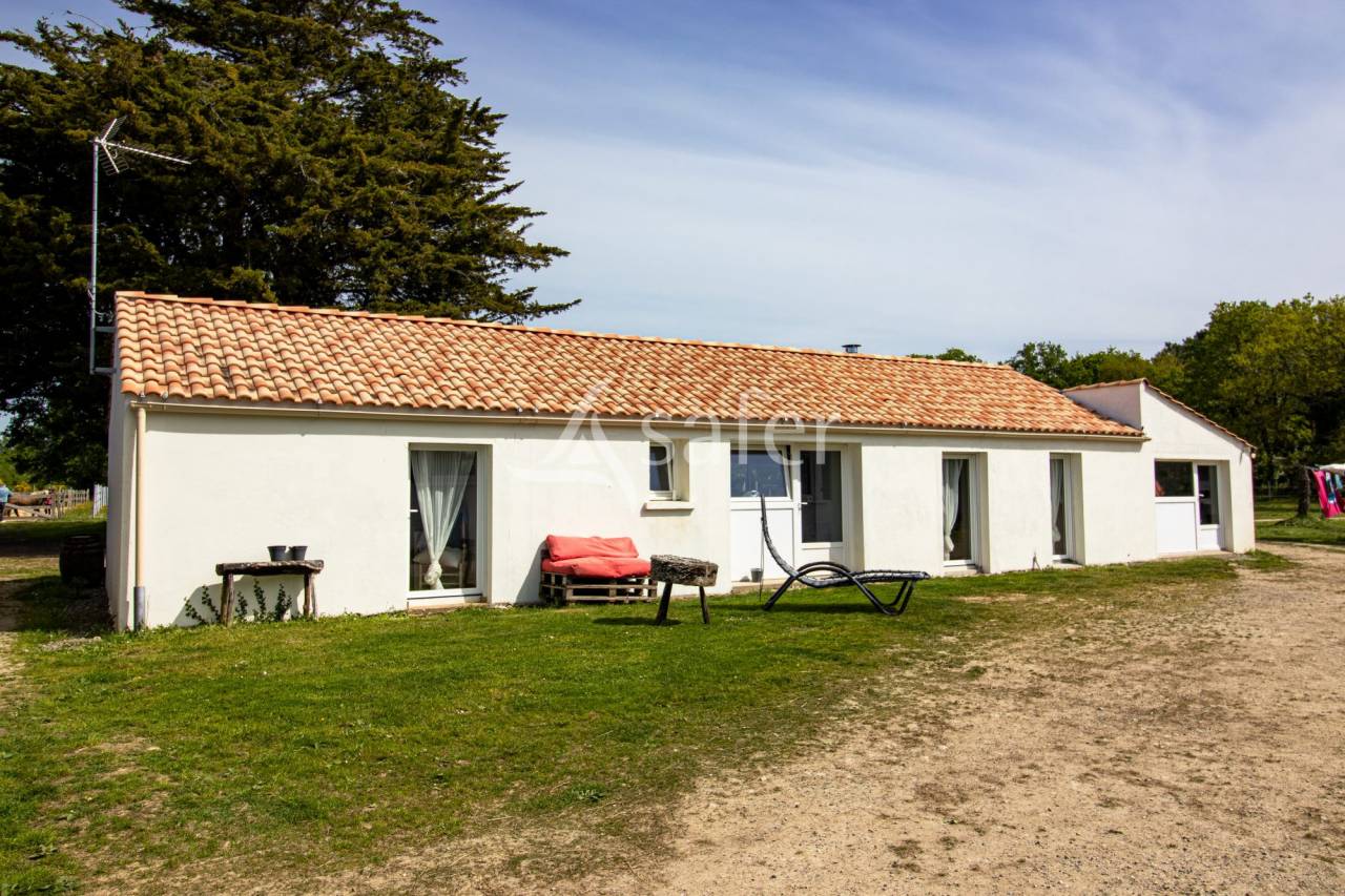 Propriet&agrave; equestre In vendita Vend&eacute;e