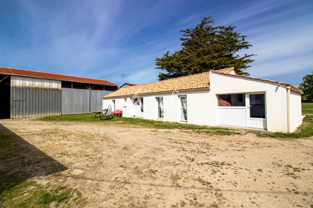 Propriet&agrave; equestre In vendita Vend&eacute;e