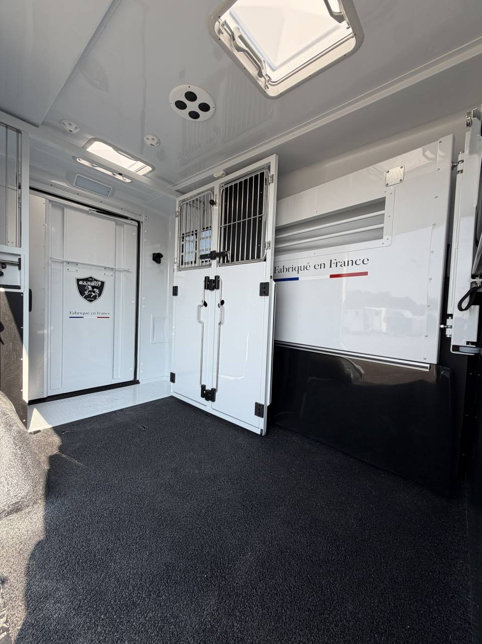 Van per Cavalli Barbot LS5 Renault master  2026 Nuovo