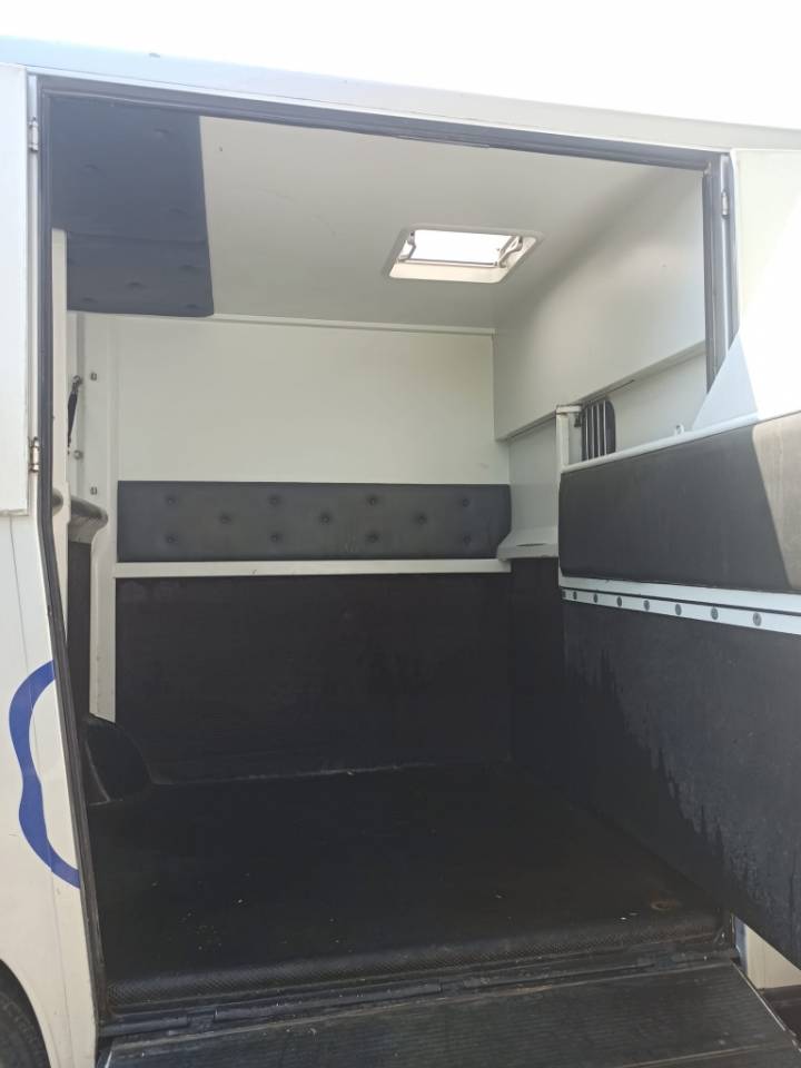 Van per Cavalli Chardron renault Master 2010 Occasione