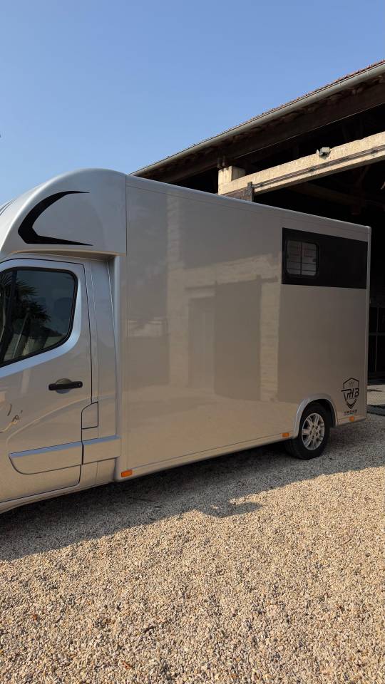Van per Cavalli Renault Master  2025 Occasione