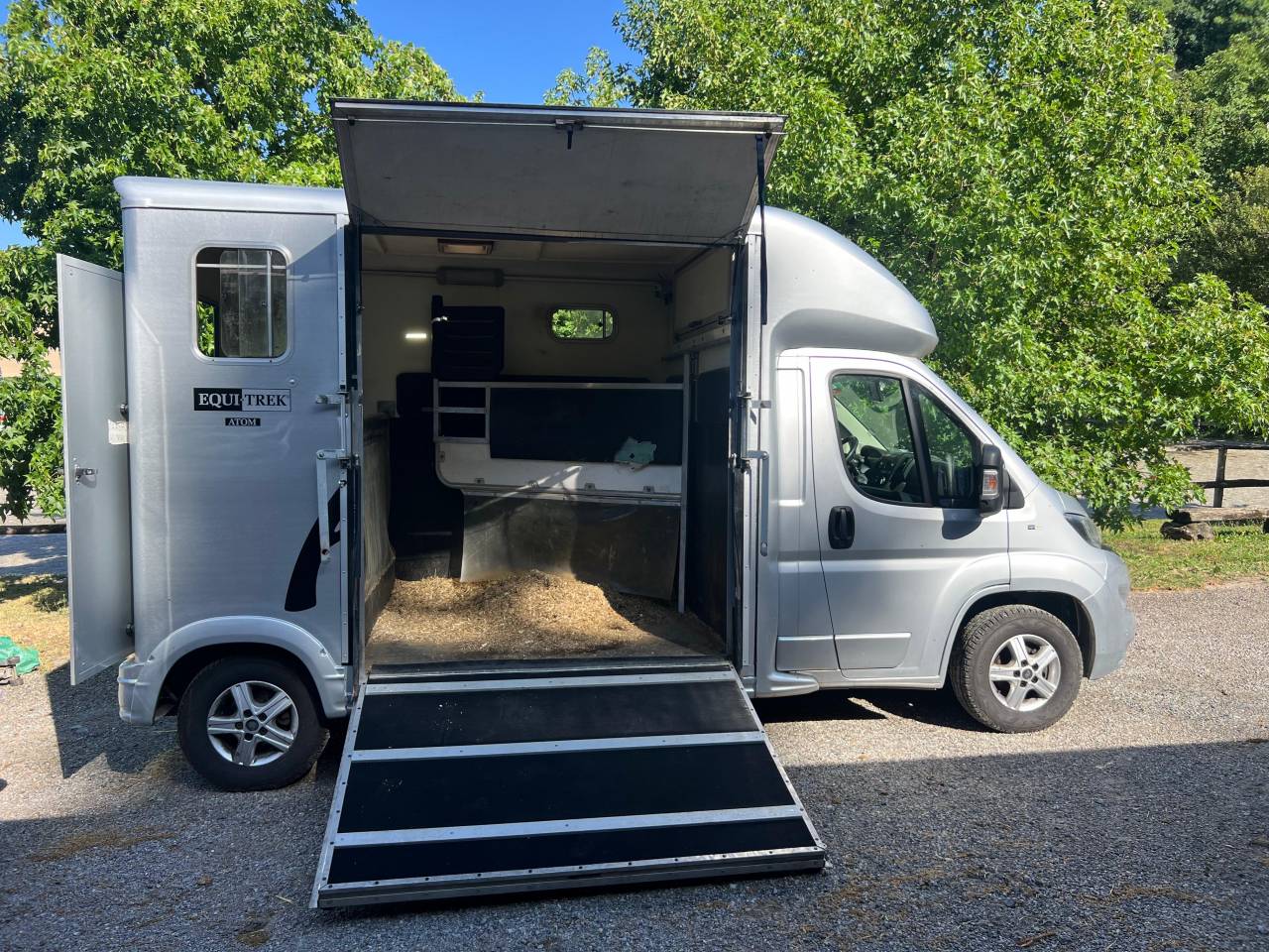 VAN DUE CAVALLI ULTRALEGGERO