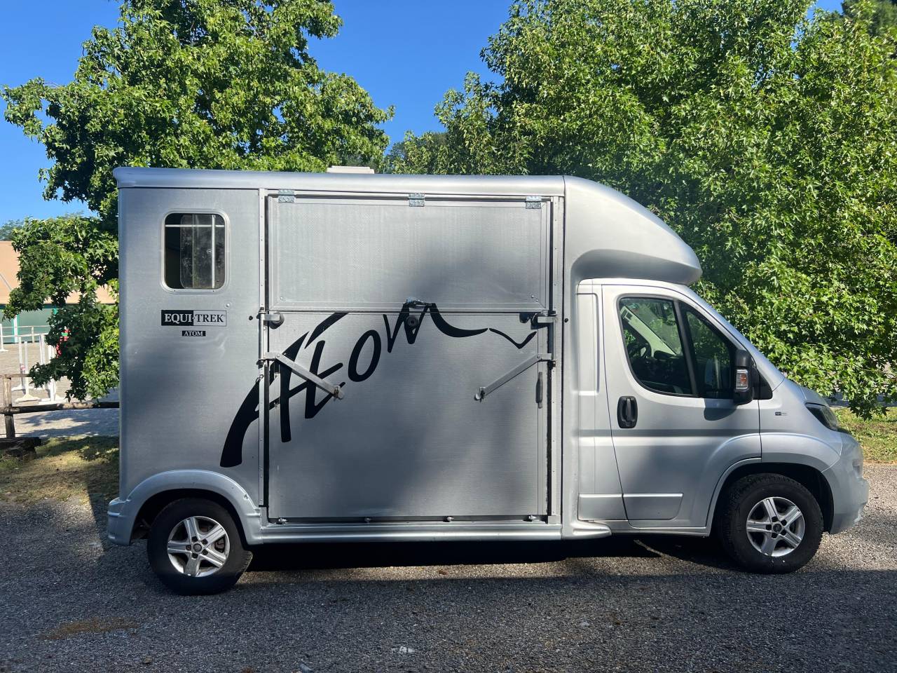 VAN DUE CAVALLI ULTRALEGGERO