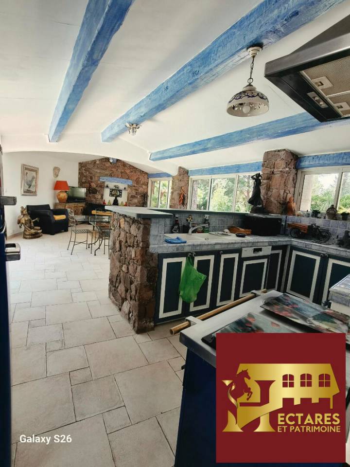 Propriet&agrave; equestre In vendita Var