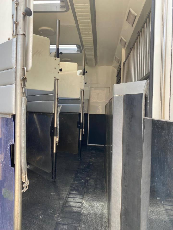 Camion per Cavalli Iveco IVECO EUROCARGO 160E28 STX POP OUT 2010 Occasione