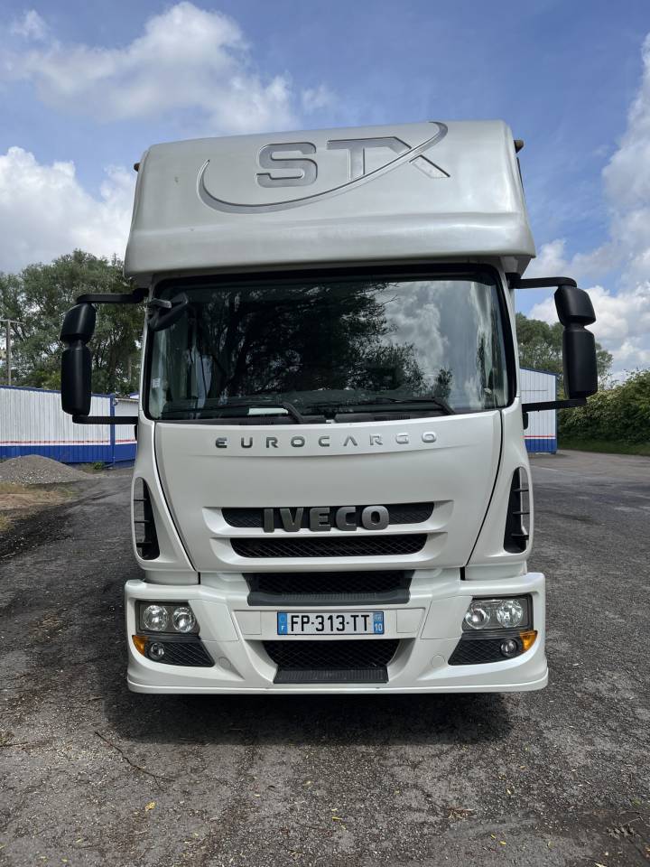 Camion per Cavalli Iveco IVECO EUROCARGO 160E28 STX POP OUT 2010 Occasione