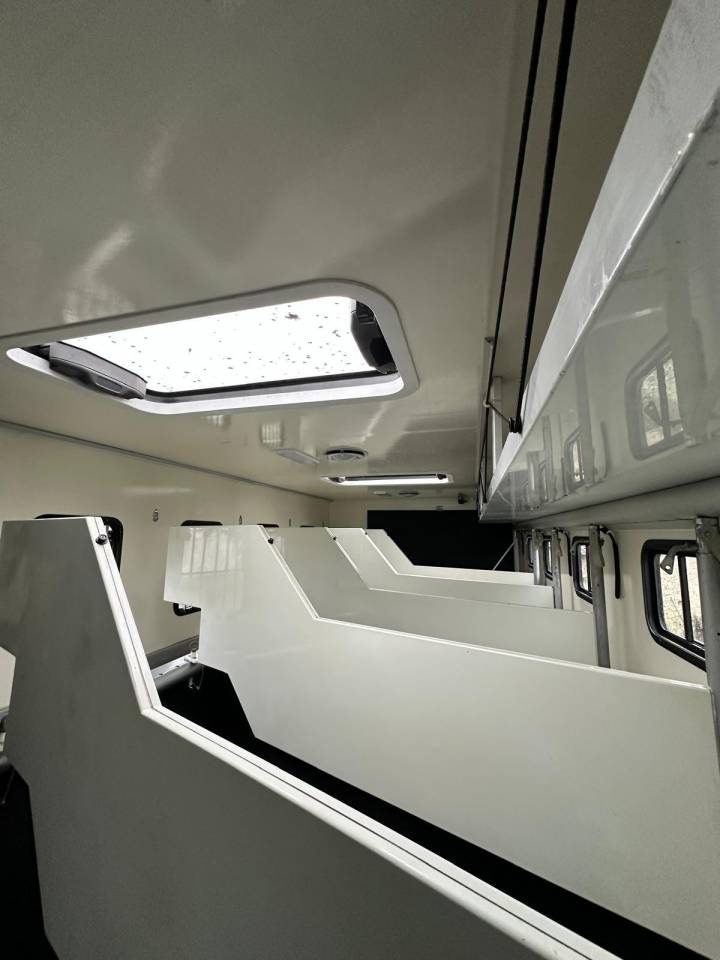 Camion per Cavalli Mercedes MERCEDES-BENZ ATEGO 1529 JL INTERNATIONAL 7 2008 Occasione