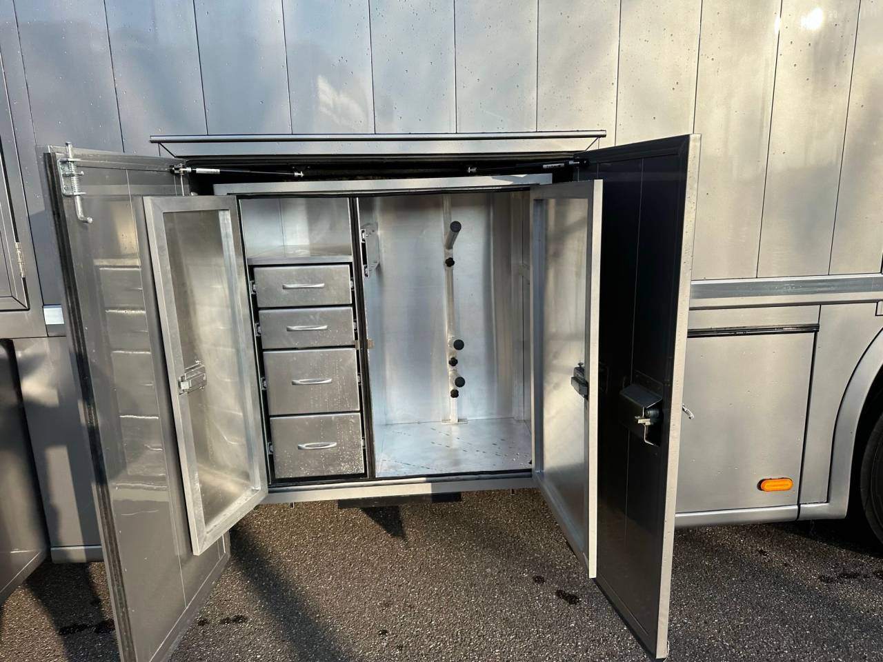 Camion per Cavalli HTI MAN TGS 26.470 HTI PROFESSIONAL 8 2026 Nuovo