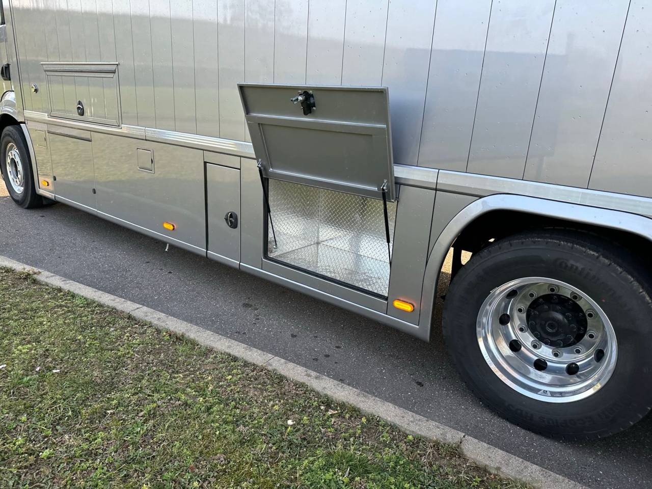 Camion per Cavalli HTI MAN TGS 26.470 HTI PROFESSIONAL 8 2026 Nuovo