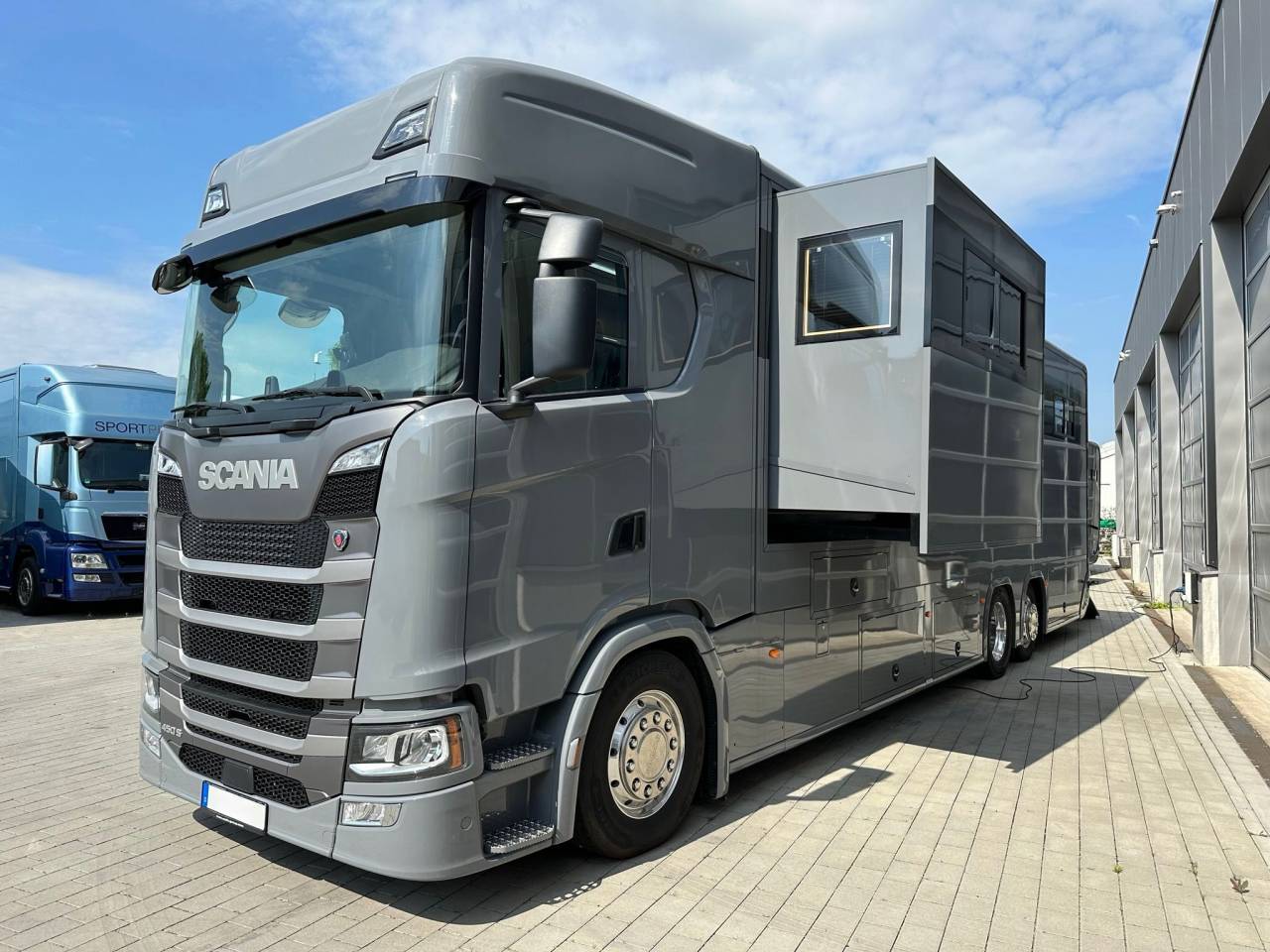 Camion per Cavalli HTI SCANIA S450 HTI PROFESSIONAL DOUBLE POP OUT & POP  2026 Nuovo