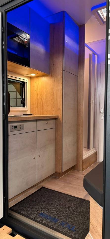 Camion per Cavalli Iveco IVECO DAILY 50.210 MSG STABLEHOPPER XXL PLUS 2026 Nuovo