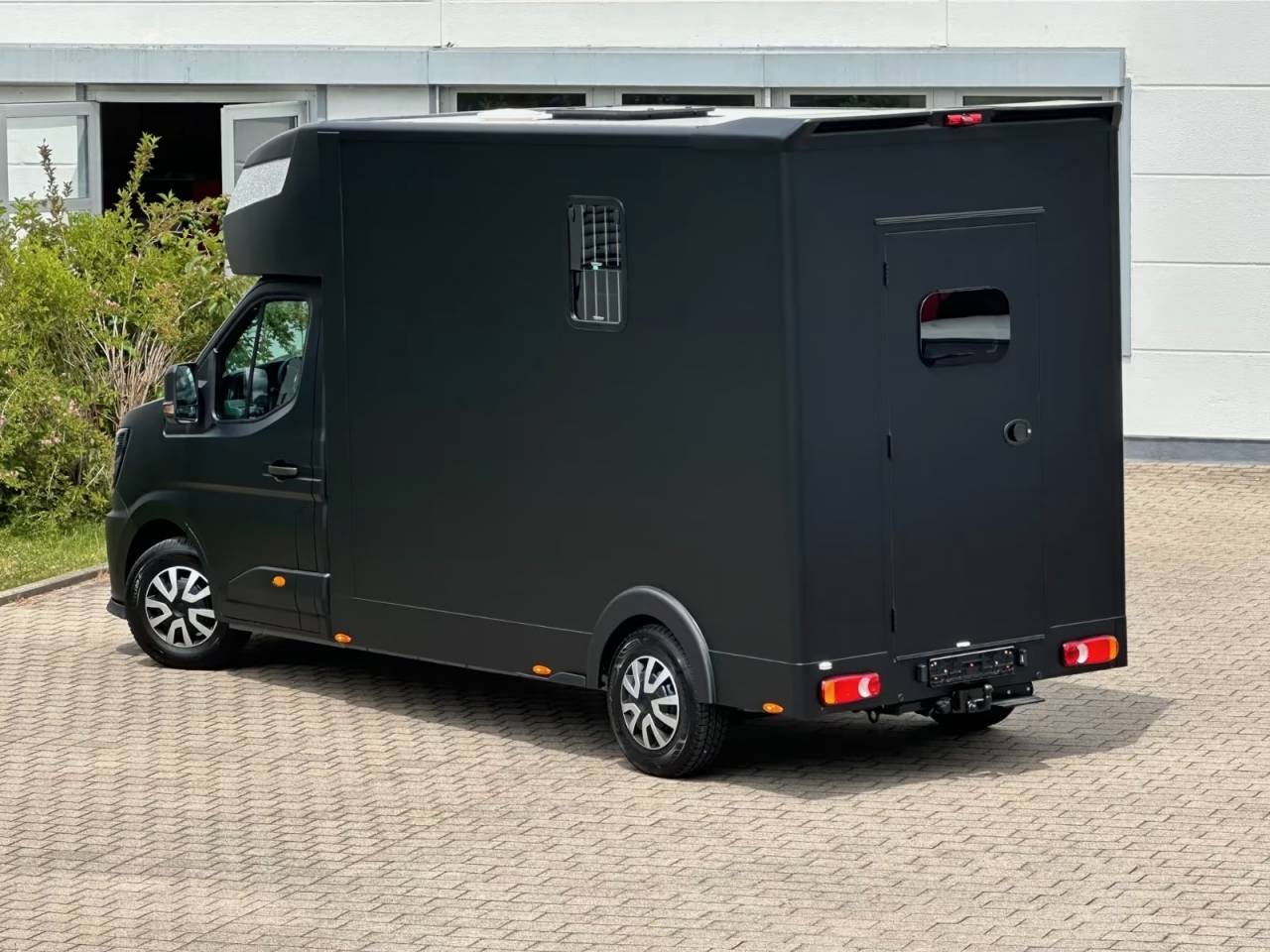 Van per Cavalli Renault RENAULT MASTER 170 MSG STALLION LIGHT AUTOMATIQUE 2026 Nuovo