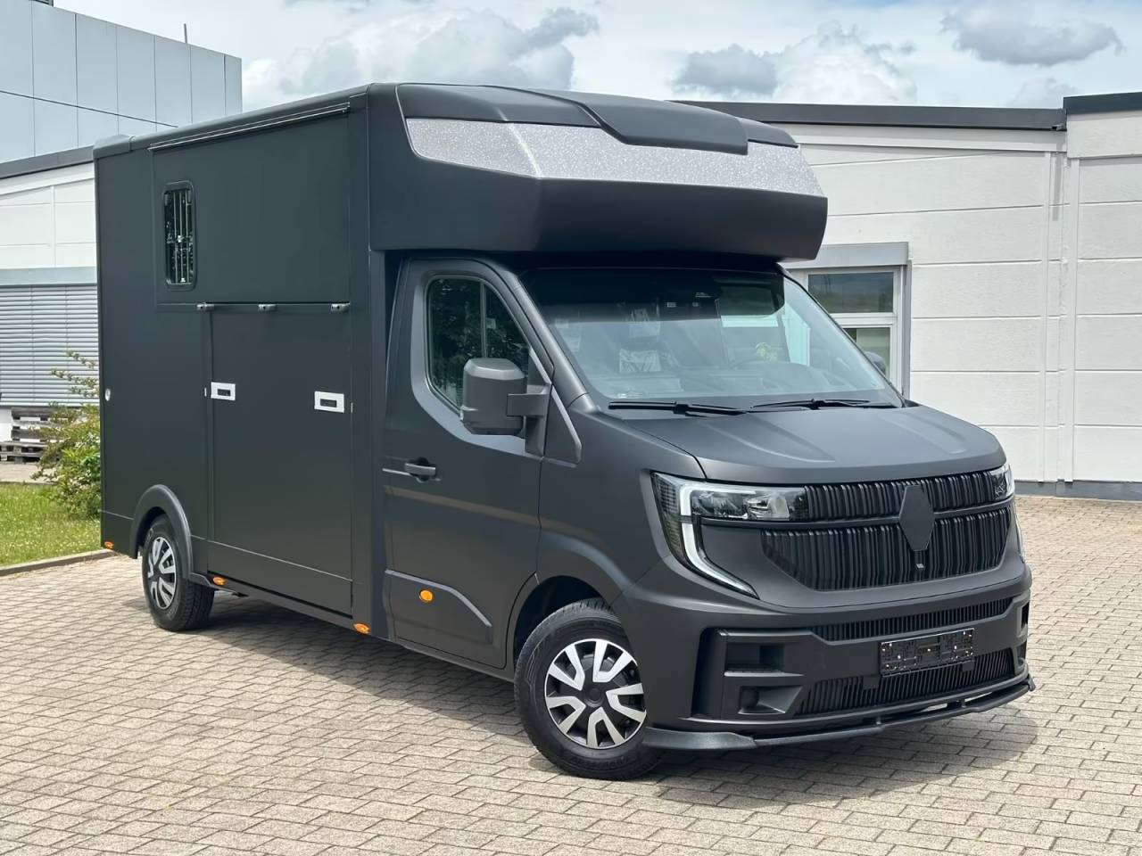 Van per Cavalli Renault RENAULT MASTER 170 MSG STALLION LIGHT AUTOMATIQUE 2026 Nuovo