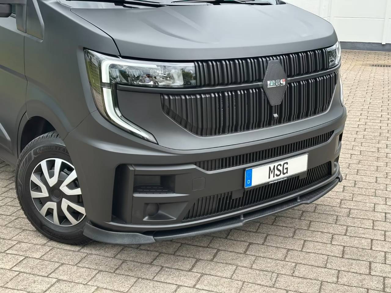 Van per Cavalli Renault RENAULT MASTER 170 MSG STALLION LIGHT AUTOMATIQUE 2026 Nuovo