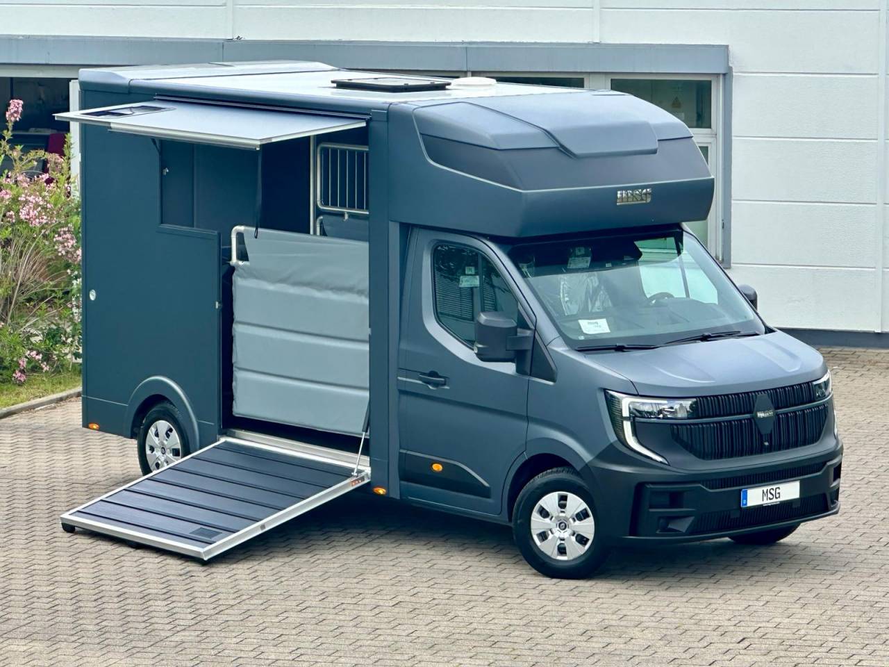 Van per Cavalli Renault RENAULT MASTER 170 MSG STALLION LIGHT AUTOMATIQUE 2026 Nuovo