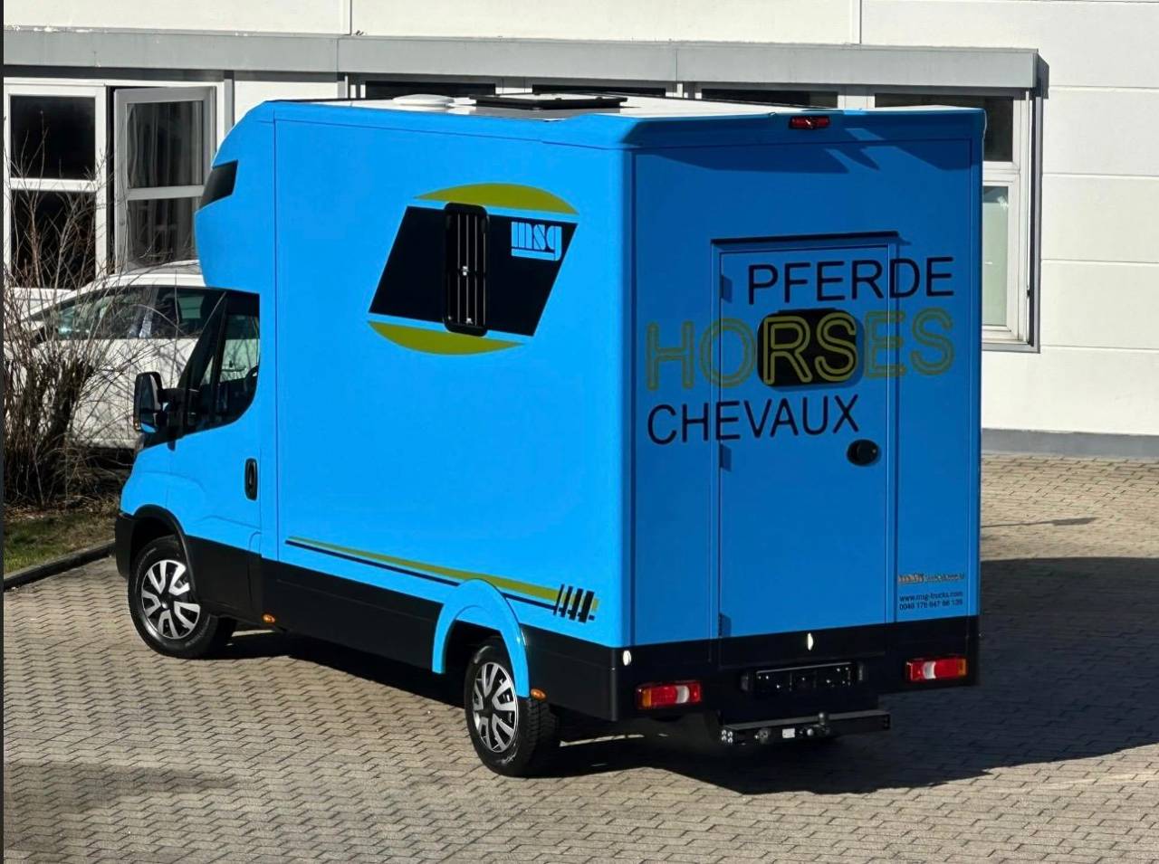 Van per Cavalli Iveco IVECO DAILY 35-210 HI-MATIC MSG STALLION LIGHT 2026 Nuovo