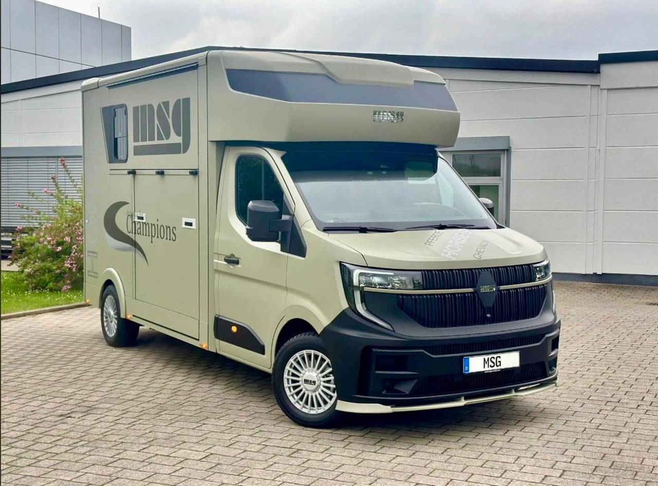 Van per Cavalli Renault RENAULT MASTER 170 MSG STALLION LIGHT AUTOMATIQUE 2026 Nuovo
