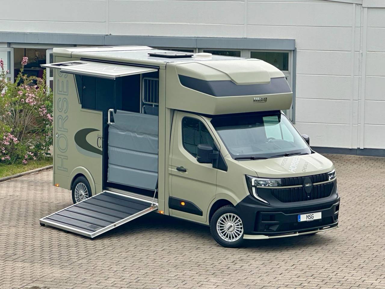 Van per Cavalli Renault RENAULT MASTER 170 MSG STALLION LIGHT AUTOMATIQUE 2026 Nuovo