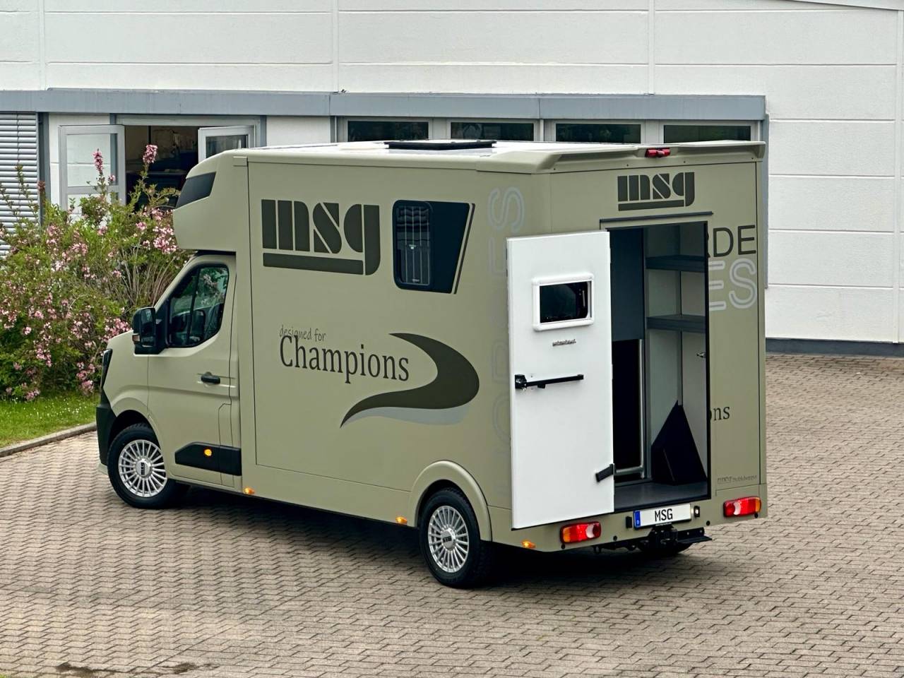 Van per Cavalli Renault RENAULT MASTER 170 MSG STALLION LIGHT AUTOMATIQUE 2026 Nuovo