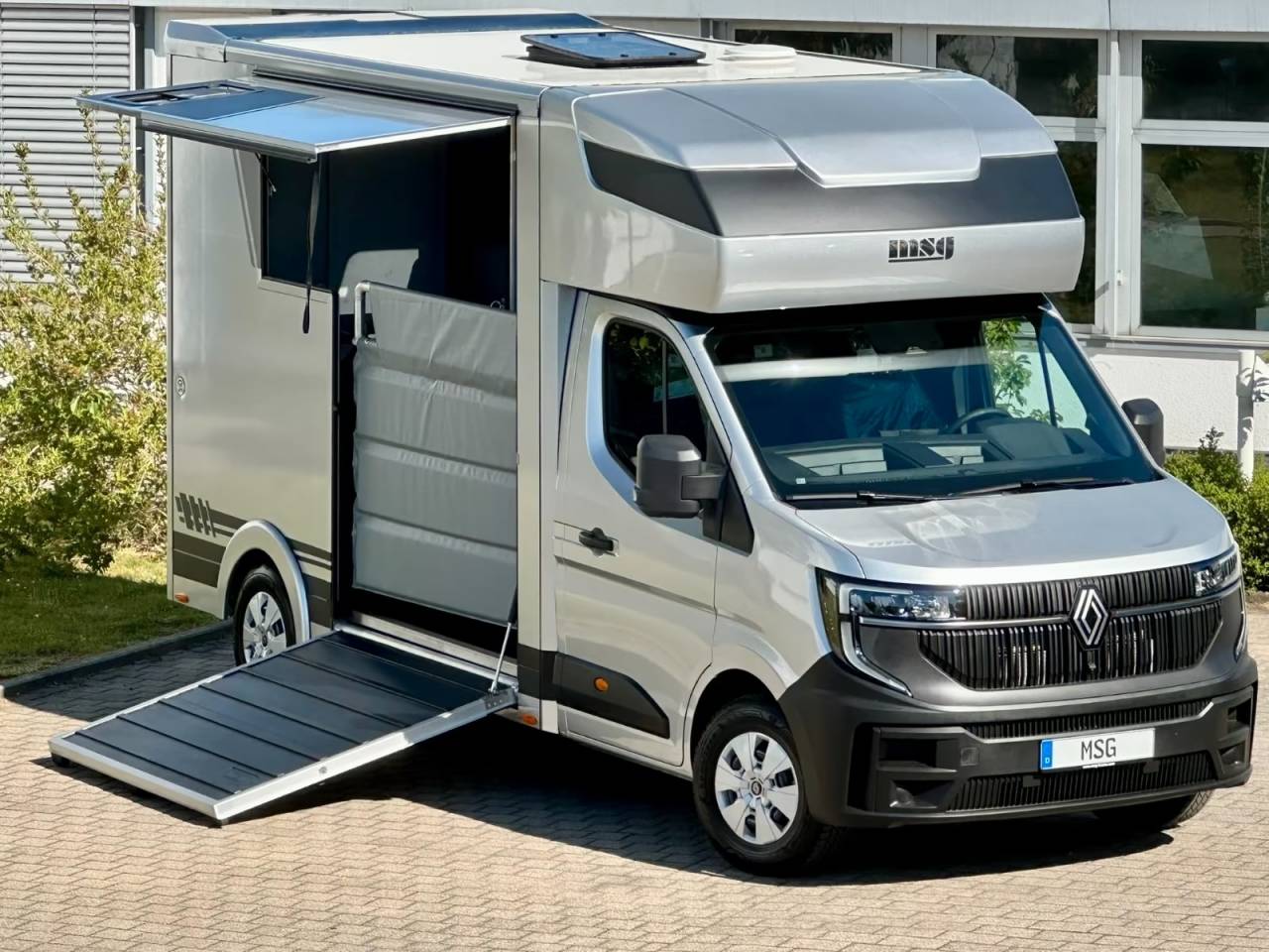Van per Cavalli Renault RENAULT MASTER 170 MSG STALLION LIGHT AUTOMATIQUE 2026 Nuovo