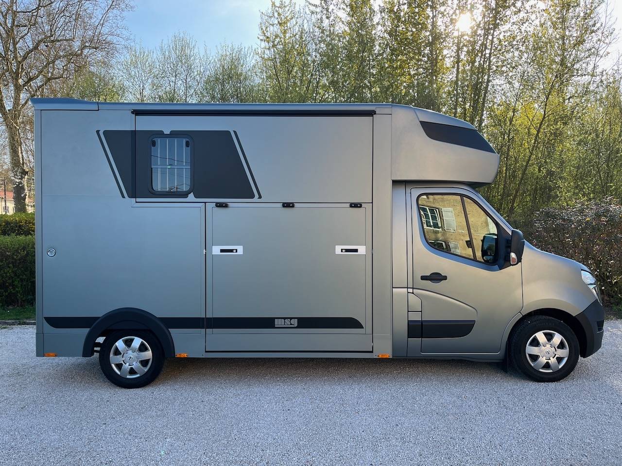 Van per Cavalli Nissan NISSAN INTERSTAR DCI 165 MSG STALLION LIGHT 2026 Occasione