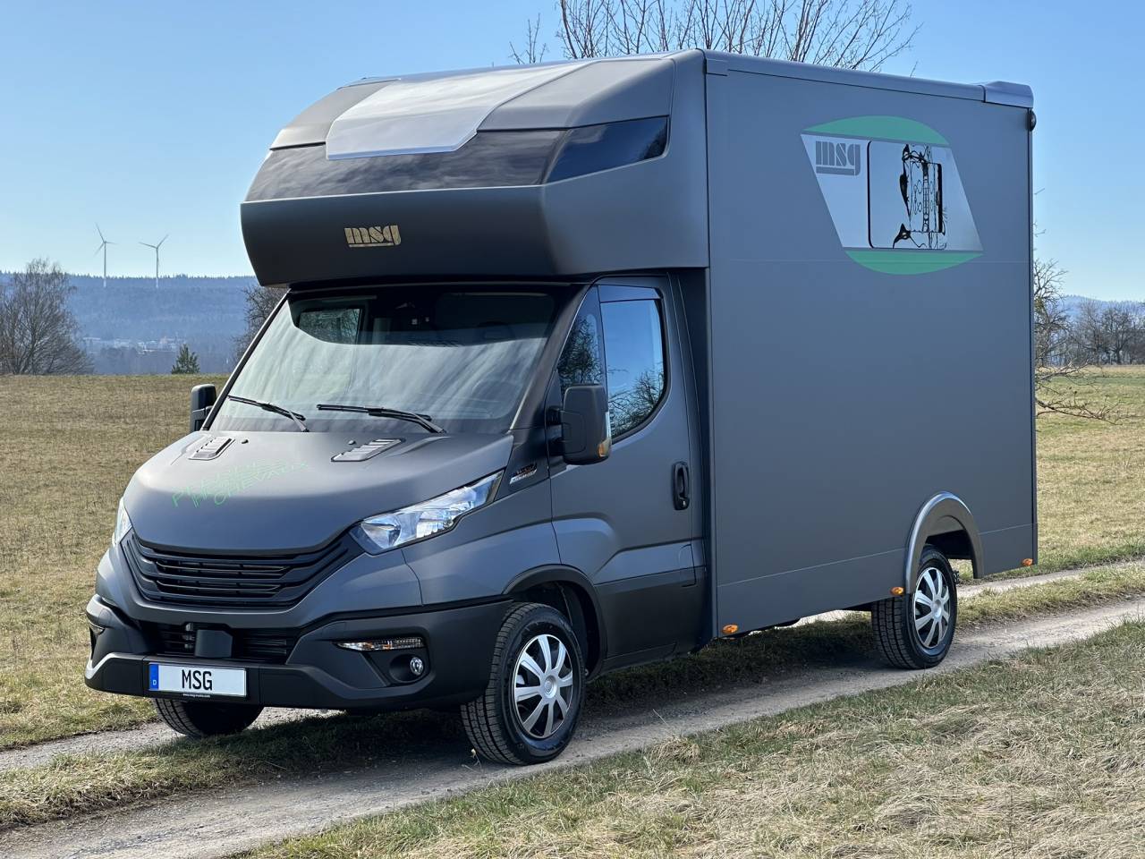 Van per Cavalli Iveco IVECO DAILY 35-210 HI-MATIC MSG STALLION LIGHT 2026 Nuovo