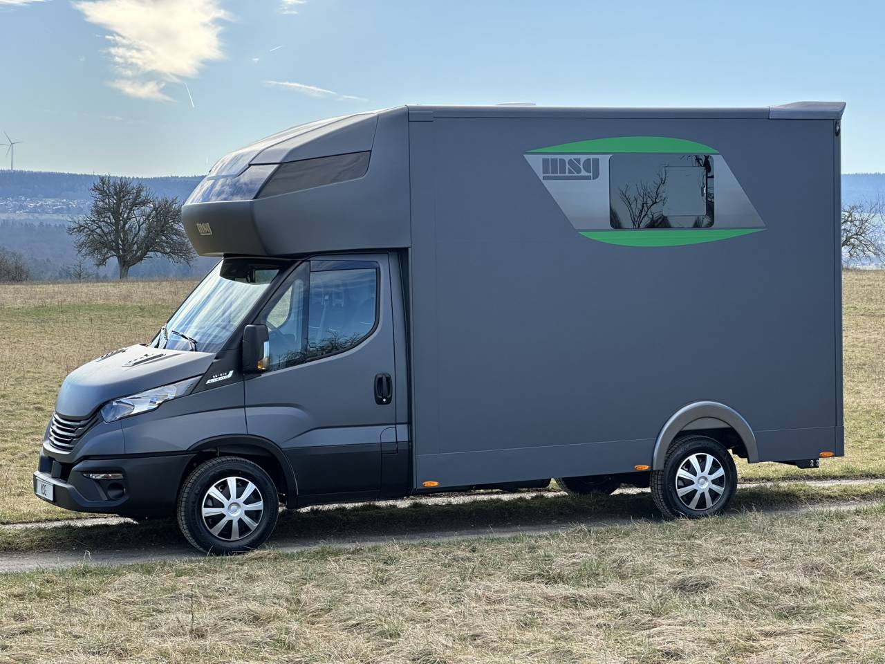 Van per Cavalli Iveco IVECO DAILY 35-210 HI-MATIC MSG STALLION LIGHT 2026 Nuovo