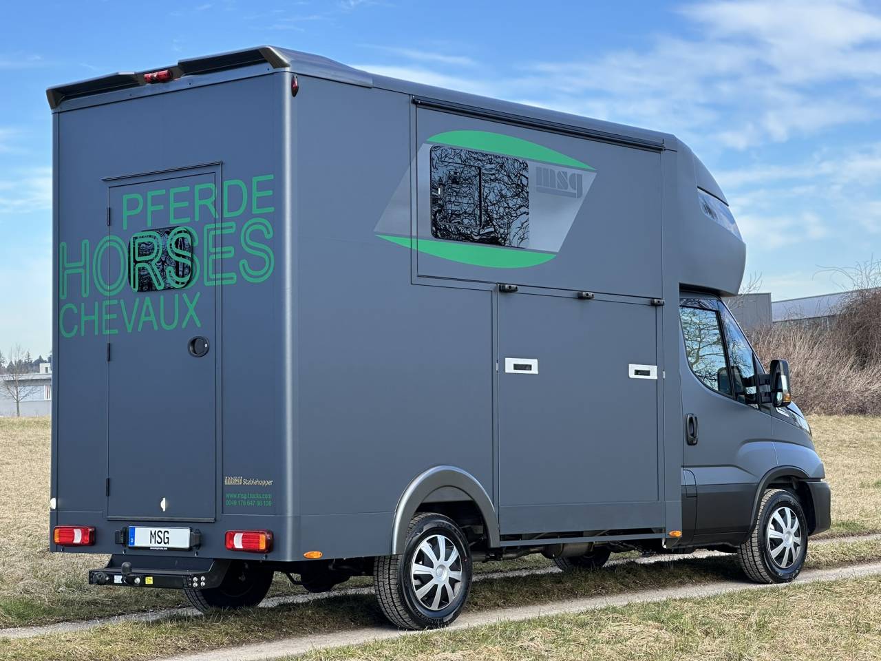 Van per Cavalli Iveco IVECO DAILY 35-210 HI-MATIC MSG STALLION LIGHT 2026 Nuovo