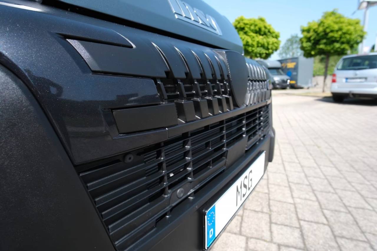 Van per Cavalli Peugeot PEUGEOT BOXER 165 MSG STALLION LIGHT NOUVEAU MODEL 2026 Nuovo