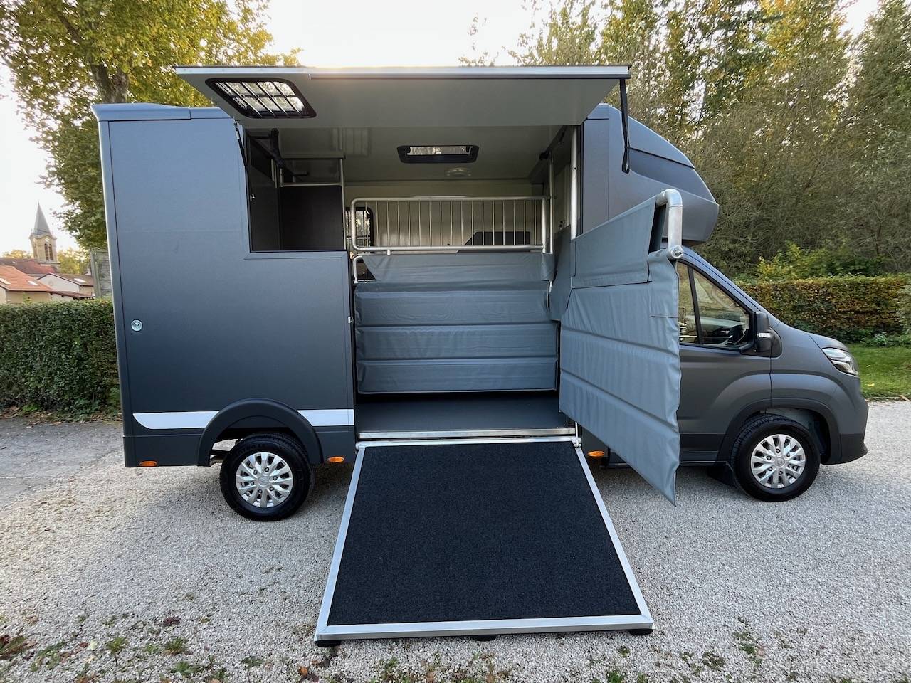 Van per Cavalli Altra marca MAXUS DELIVER 9 LUXURY MSG STALLION LIGHT 2025 Occasione
