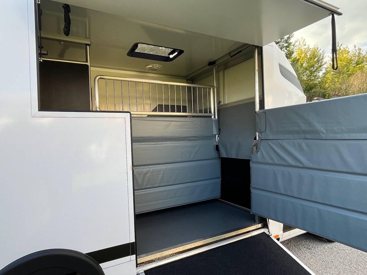 Van per Cavalli Altra marca MAXUS DELIVER 9 LUXURY MSG STALLION LIGHT 2025 Occasione