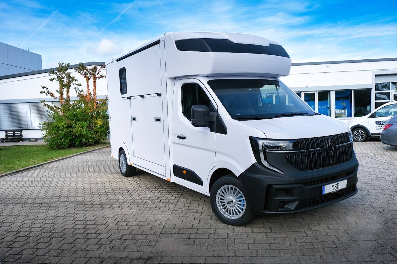 Van per Cavalli Renault RENAULT MASTER 170 MSG STALLION LIGHT AUTOMATIQUE 2026 Nuovo