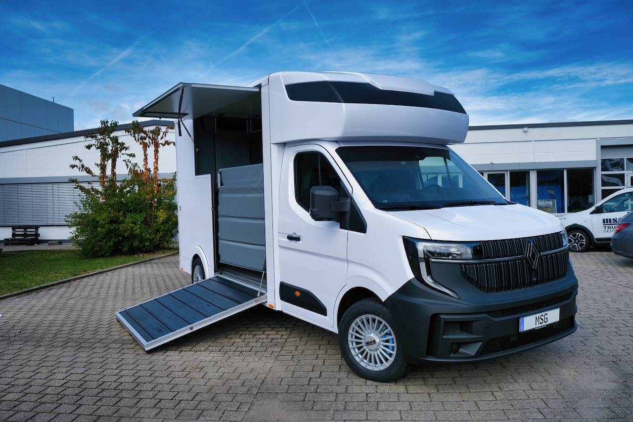 Van per Cavalli Renault RENAULT MASTER 170 MSG STALLION LIGHT AUTOMATIQUE 2026 Nuovo
