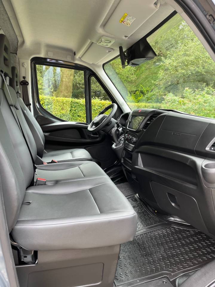 Van per Cavalli Iveco IVECO DAILY 35S210 HI-MATIC MSG STALLION LIGHT 2026 Nuovo