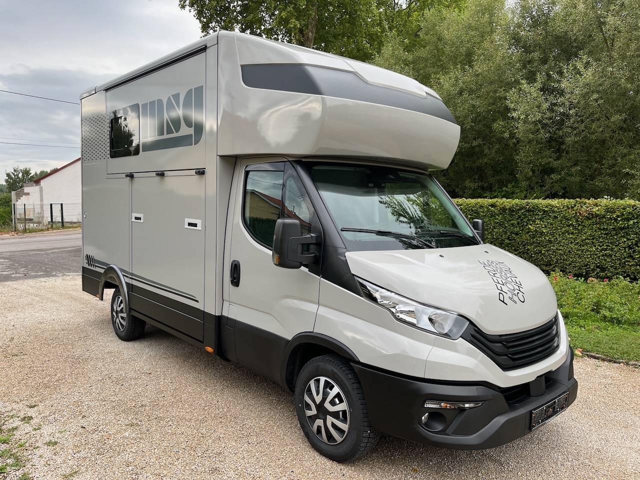 Van per Cavalli Iveco IVECO DAILY 35S210 HI-MATIC MSG STALLION LIGHT 2026 Nuovo