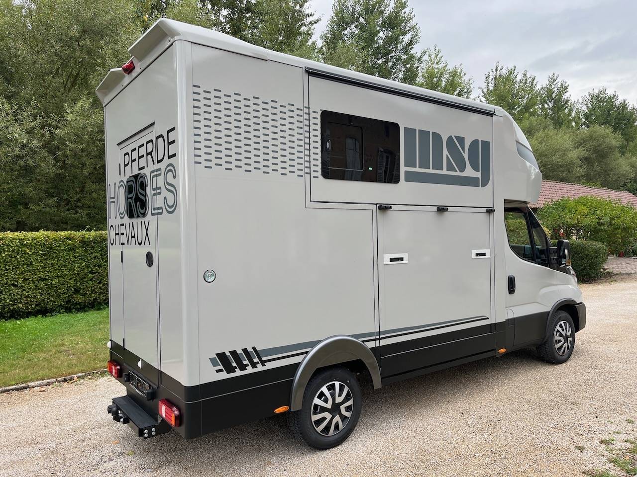 Van per Cavalli Iveco IVECO DAILY 35S210 HI-MATIC MSG STALLION LIGHT 2026 Nuovo