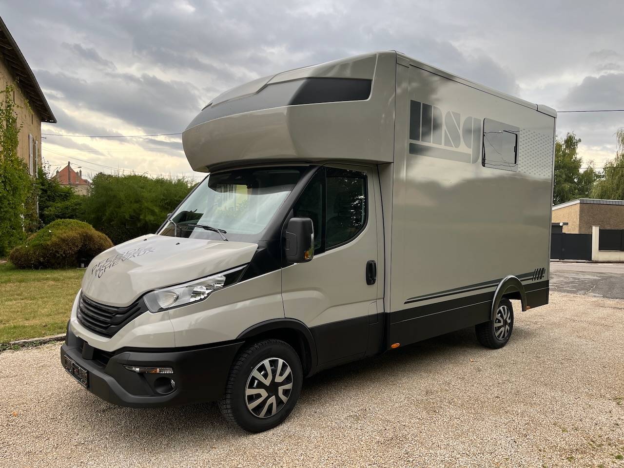 Van per Cavalli Iveco IVECO DAILY 35S210 HI-MATIC MSG STALLION LIGHT 2026 Nuovo