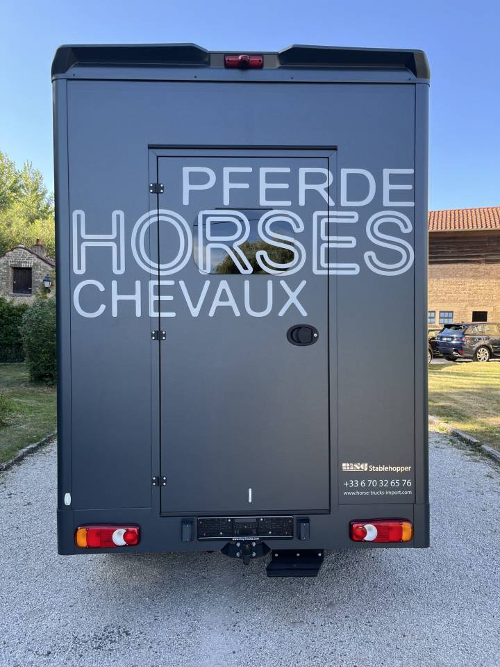 Van per Cavalli Peugeot PEUGEOT BOXER BLUEHDI 165 MSG STALLION LIGHT 2025 Occasione