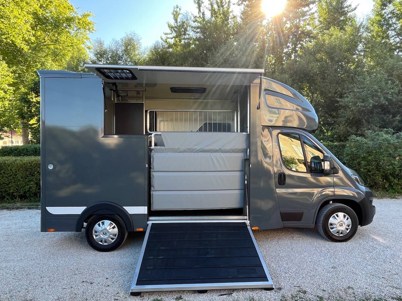 Van per Cavalli Peugeot PEUGEOT BOXER BLUEHDI 165 MSG STALLION LIGHT  Occasione